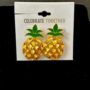 NWT Pineapple fashion earrings